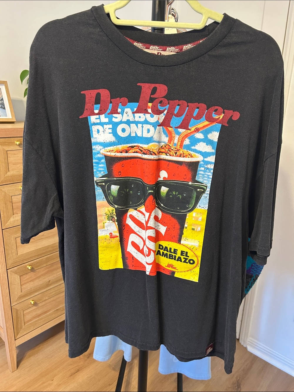 Dr. Pepper Vintage Tee. Size XL however is best for size large. PTP 23”. Used